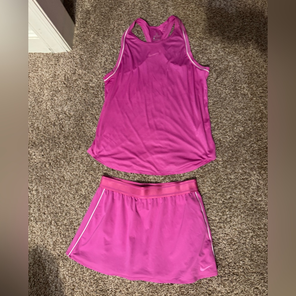 NIKE 2-piece tennis or pickleball outfit
